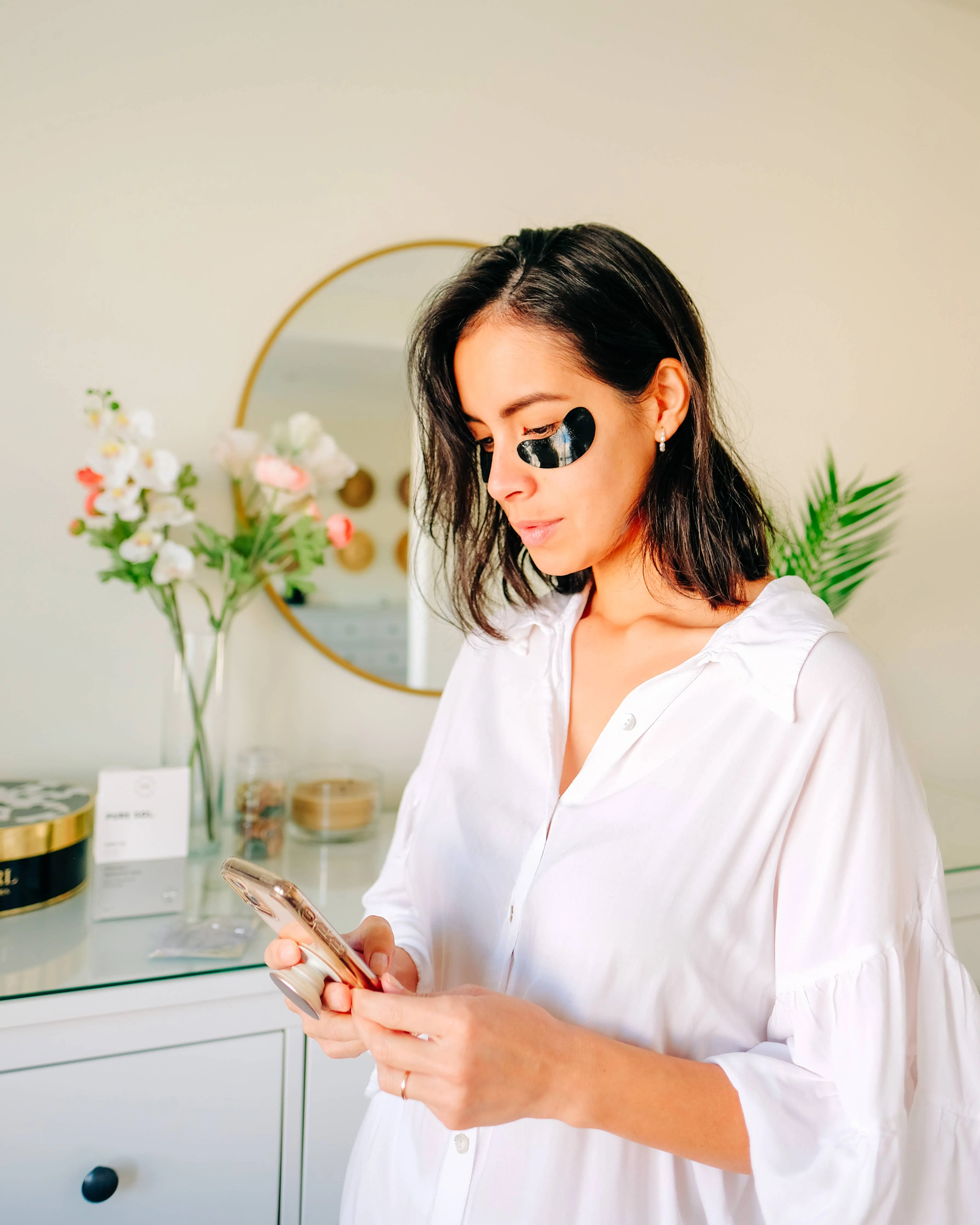 Wake Up Charcoal + Hyaluronic Acid Eye Mask Set - Image 3